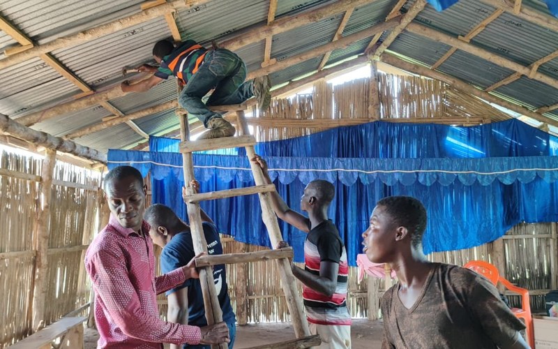 Installation panneau solaire dans un village — Gadar-Peretz